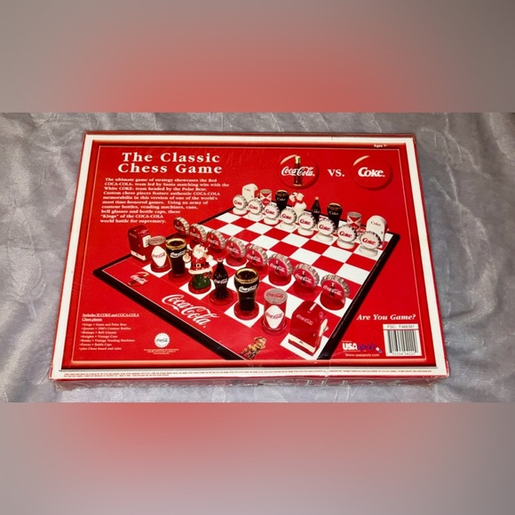 Coca-Cola Classic Chess Set - Picture 2 of 3